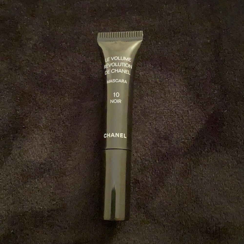 LÉ VOLUME RÉVOLUTION DE CHANEL MASCARA 10 NOIR